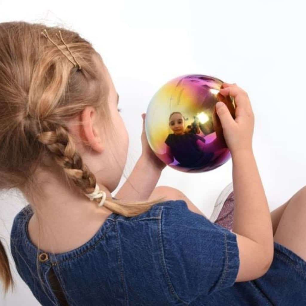 Boules sensorielles réfléchissantes de couleur irisée – Image 3